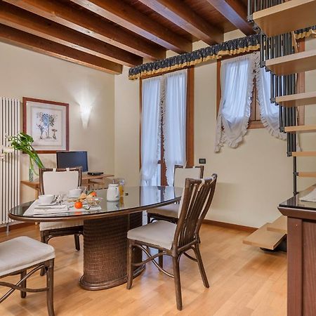 Palazzo Brando - Living Apartments Treviso Luaran gambar